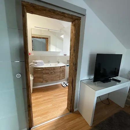 Lägenhet Dz, Bad 26qm, Balkon Do Is Schee *